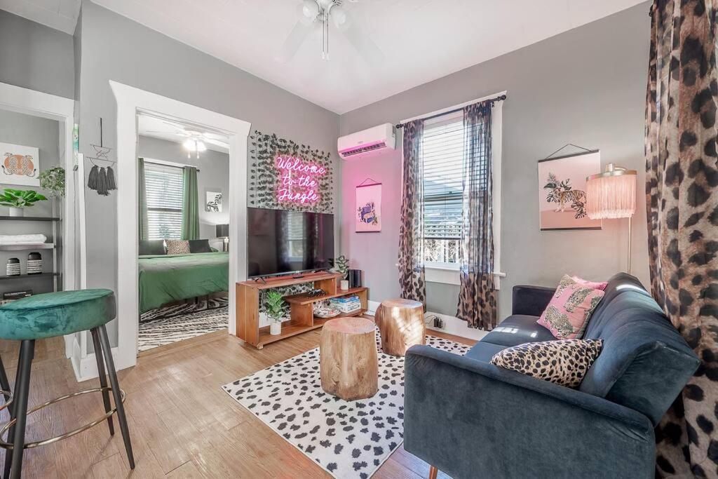 Jungle Themed Apt. Close To Coffee, Food + Shops! Tampa Luaran gambar